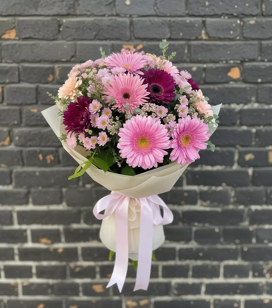 Букет цветов из: Герберы и Хризантемы в Кобралово