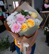 Букет цветов из:  Герберы, Розы и Хризантемы в Кобралово