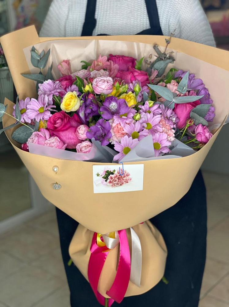 Букет цветов из: Хризантемы, Гвоздики и Альстромерии в Кобралово