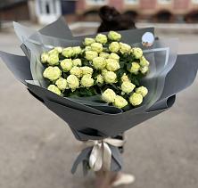 Букет Белые кустовые розы Солинеро в Кобралово