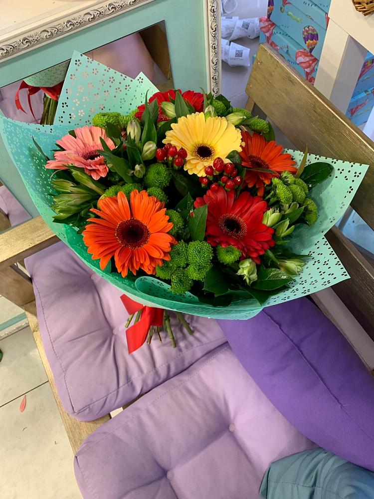 Букет цветов из: Герберы, Хризантемы и Альстромерии в Кобралово