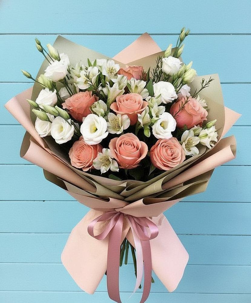 Букет цветов из: Розы, Альстромерии и Лизиантусы в Кобралово