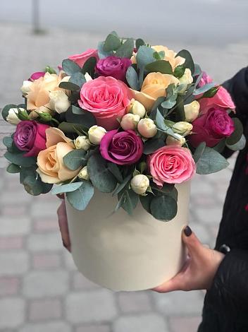 Цветочная композиция из Розы в шляпной коробке в Кобралово
