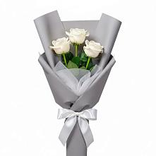 Букет 3 белые розы в Кобралово