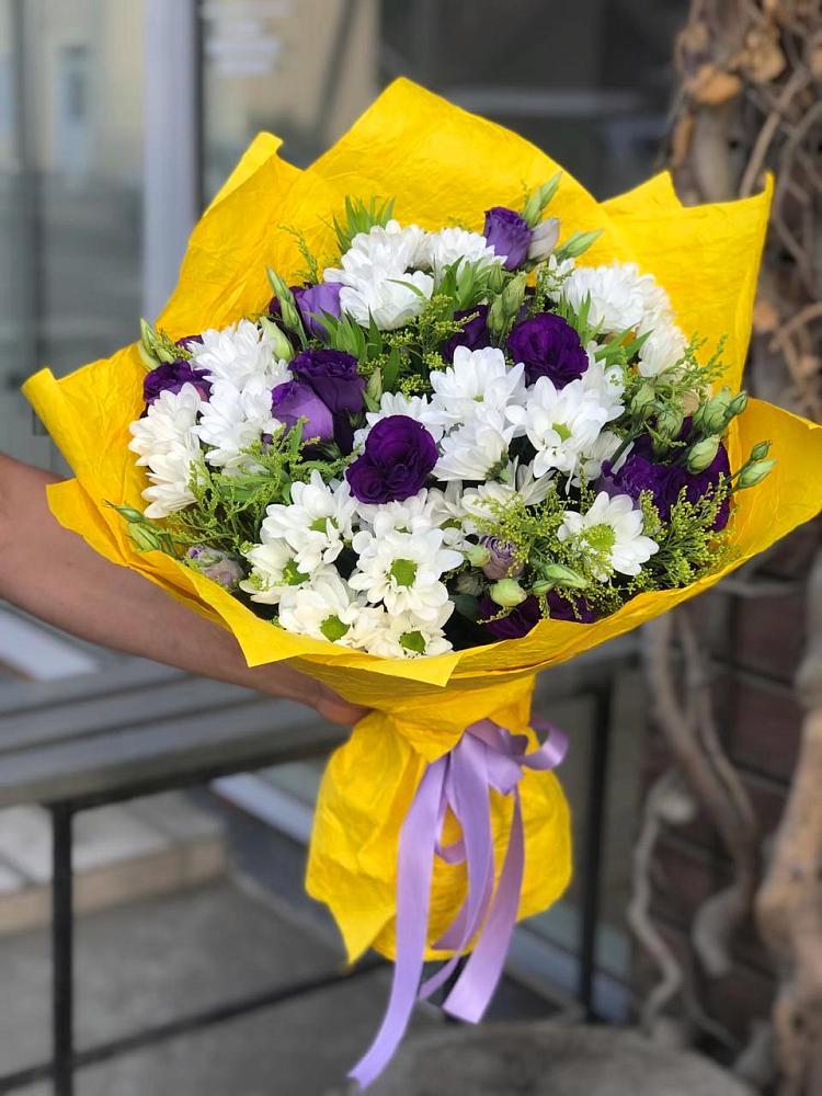 Букет цветов из: Ирисы, Хризантемы и Ромашки в Кобралово