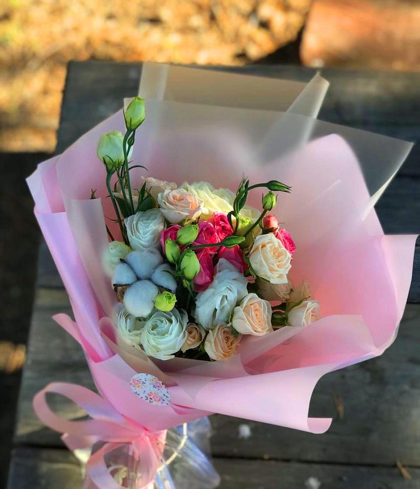 Букет цветов из: Розы и Лизиантусы в Кобралово