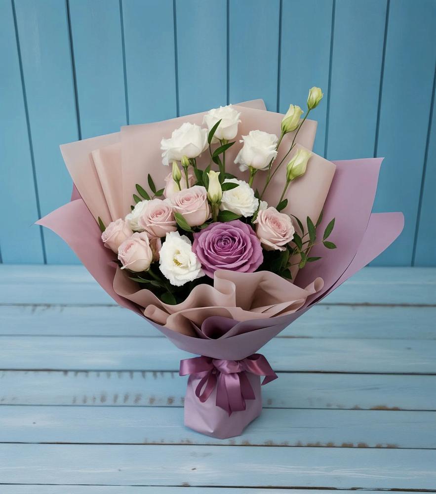 Букет цветов из: Розы и Лизиантусы в Кобралово